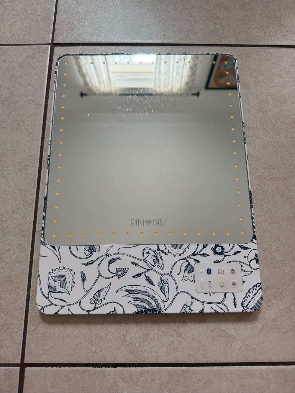 Riki Loves Riki RIKI SKINNY Lighted Makeup Mirror 5X Bluetooth